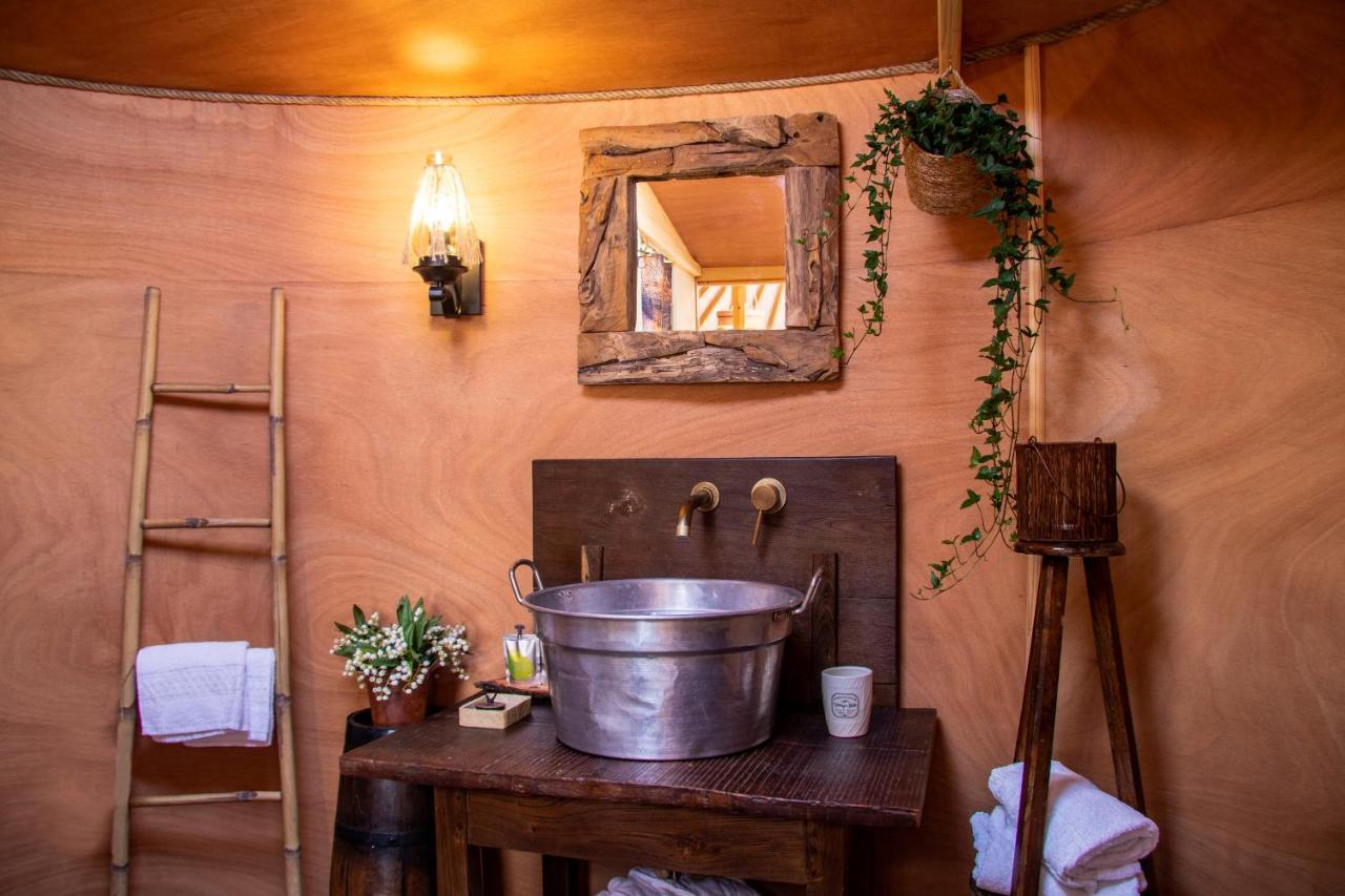 2 Cuori E 1 Yurta Glamping In Tuscany - Adults Only Asciano Exterior foto